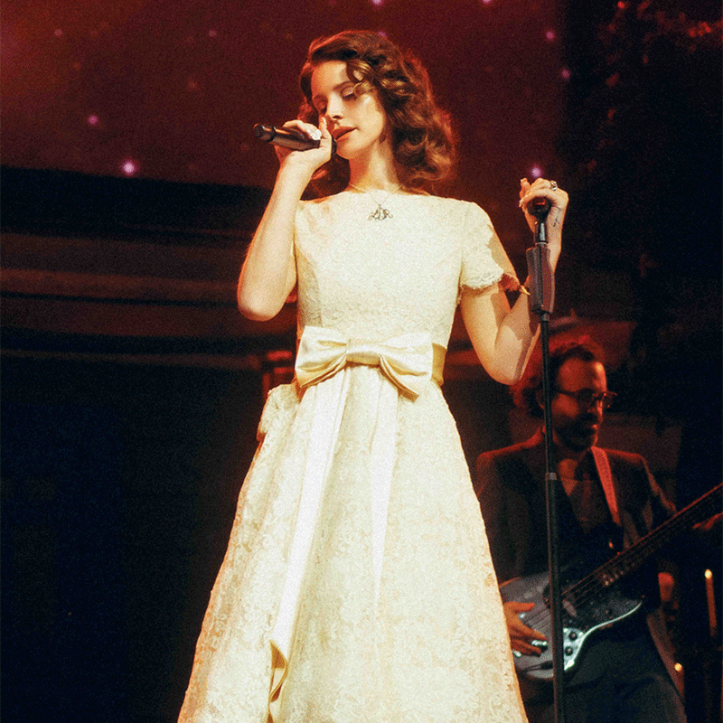 Lana Del Rey'' s Valentino Minute at Stagecoach 2026